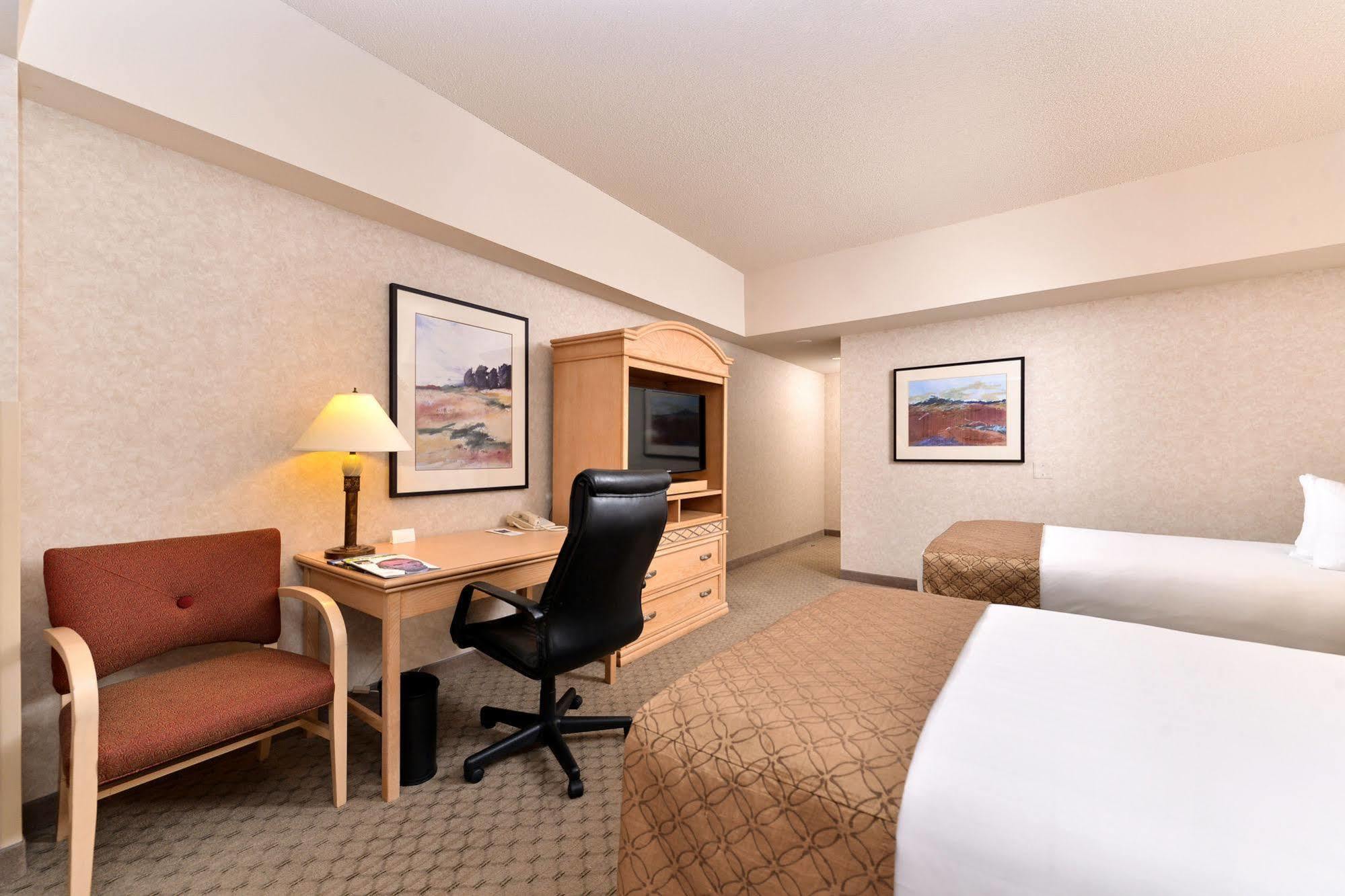 Edward Hotel & Convention Center デトロイト エクステリア 写真