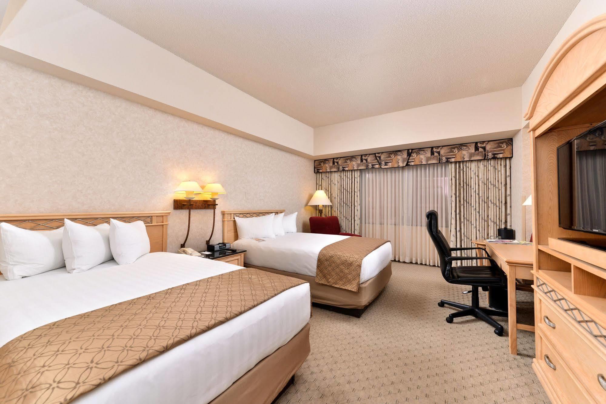 Edward Hotel & Convention Center デトロイト エクステリア 写真