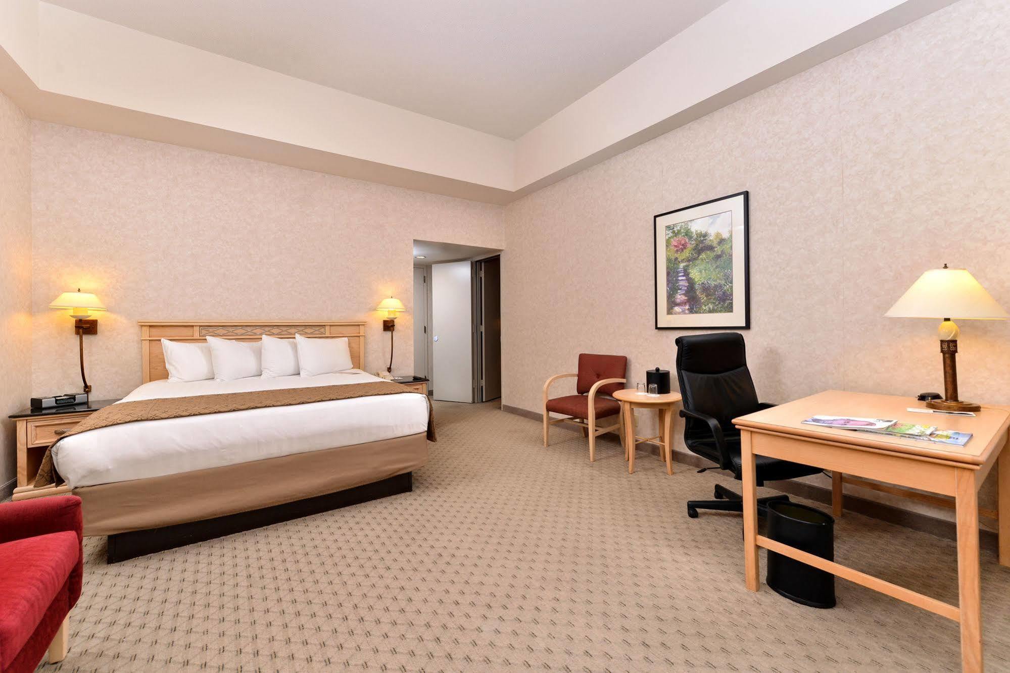 Edward Hotel & Convention Center デトロイト エクステリア 写真